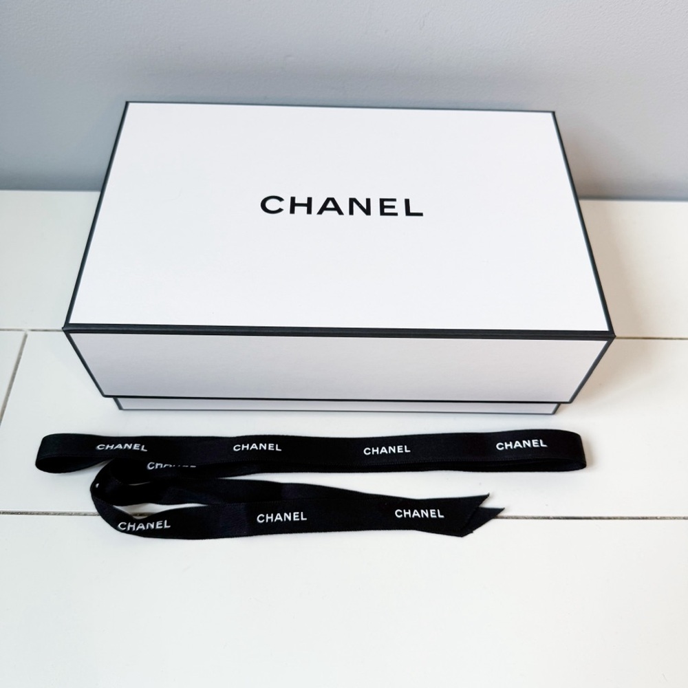 CHANEL White Gift Box w Black Ribbon